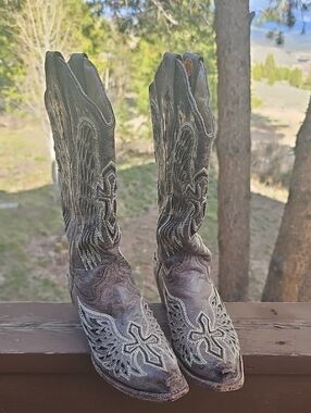 Embroidered Corral Cowboy Boots